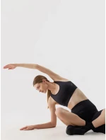 Dámska športová podprsenka s nízkou oporou z recyklovaných materiálov 4F - čierna Dámska športová podprsenka s nízkou oporou z recyklovaných materiálov 4F - čierna