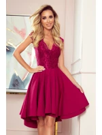 PATRICIA Dámske šaty vo vínovej bordovej farbe s dlhším zadným dielom a čipkovým výstrihom 300-4 PATRICIA Dámske šaty vo vínovej bordovej farbe s dlhším zadným dielom a čipkovým výstrihom 300-4