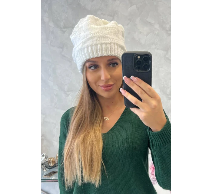 Dámska čiapka Nastia K373 biela