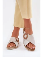 Klapki Damskie Na Koturnie Z Ozdobną Klamrą Inblu RV000012 Jasnobeżowe