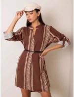 Šaty DHJ SK model 14829128 hnědá - FPrice Šaty DHJ SK model 14829128 hnědá - FPrice