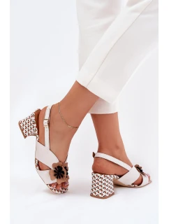 Skórzane Sandały Damskie Na Słupku Z Kwiatami Laura Messi 2950 Białe