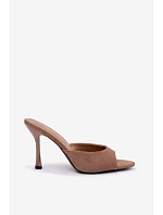 Sandály z imitace semiše na jehlovém podpatku Khaki model 22208322 - Boto Sandály z imitace semiše na jehlovém podpatku Khaki model 22208322 - Boto