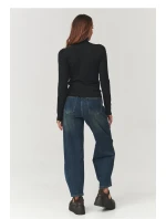 Model role 219743 Makadamia