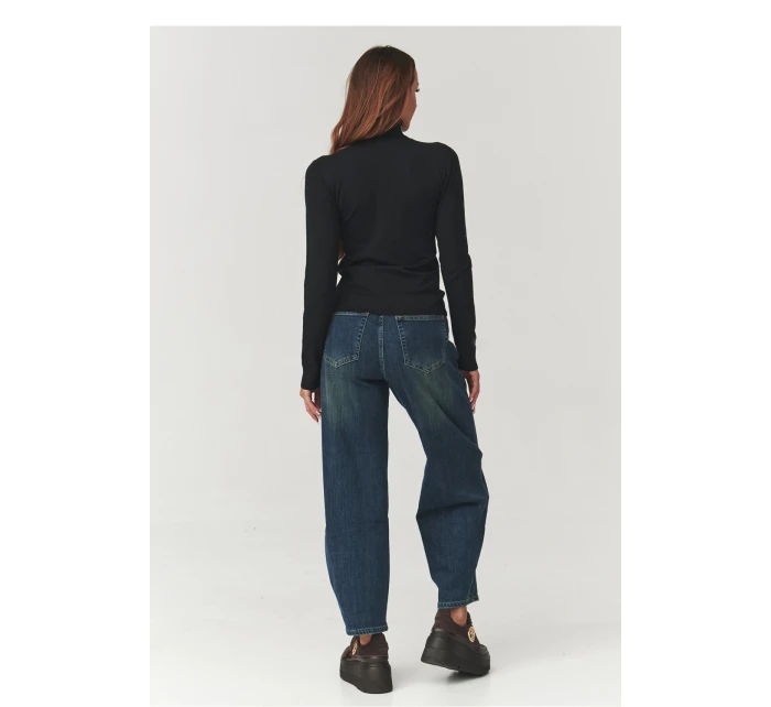 Model role 219743 Makadamia