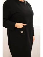Dámské šaty Plus Size model 21439134 s kapsou a rukávem 3/4 černá - K-Fashion Dámské šaty Plus Size model 21439134 s kapsou a rukávem 3/4 černá - K-Fashion