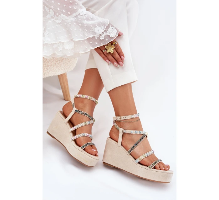 Sandały Damskie Na Koturnie Ze Zdobieniem Na Paskach Beżowe Lunara Sandały Damskie Na Koturnie Ze Zdobieniem Na Paskach Beżowe Lunara