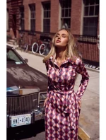 M706 Šaty s rukávmi, golierom a potlačou - model 2 M706 Šaty s rukávmi, golierom a potlačou - model 2