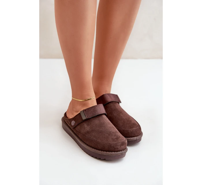 Zateplené dámské pantofle na platformě čokoládové model 21680700 - Boto