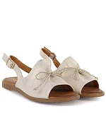 Dámské kožené sandály se zlatou mašlí model 22116324 - Cambell