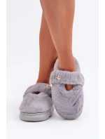 Futrzane Kapcie Z Małą Broszką Szare Primaria