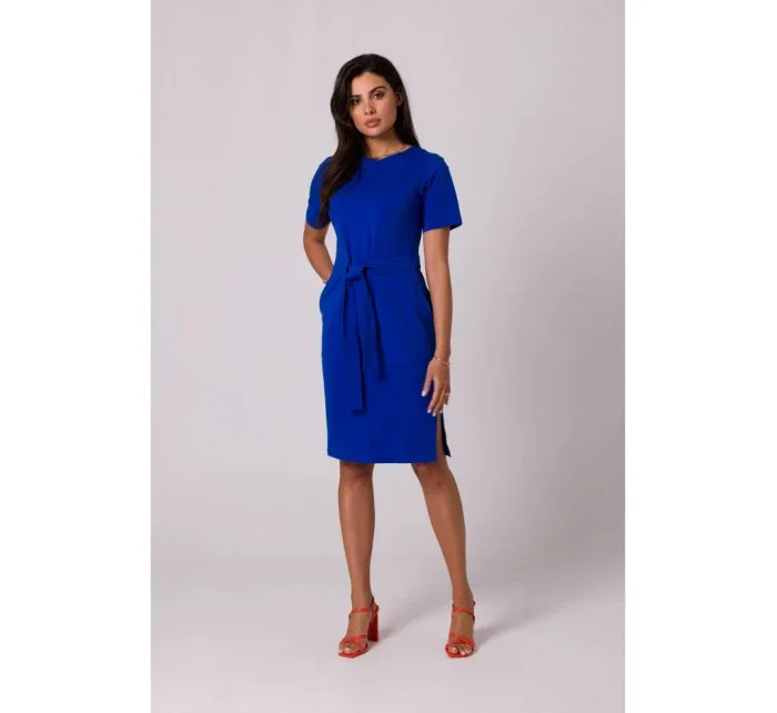 model 18407285 Bavlněné šaty s kapsami královská modř - BeWear