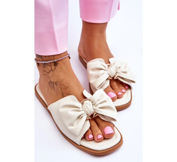 Dámské kožené pantofle s mašlí Bílé model 21616482 - EVENTO