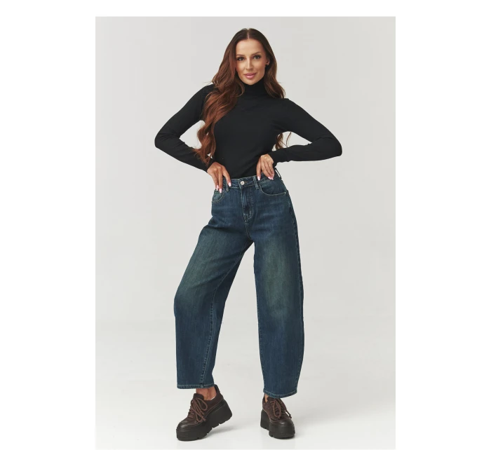 Model role 219743 Makadamia