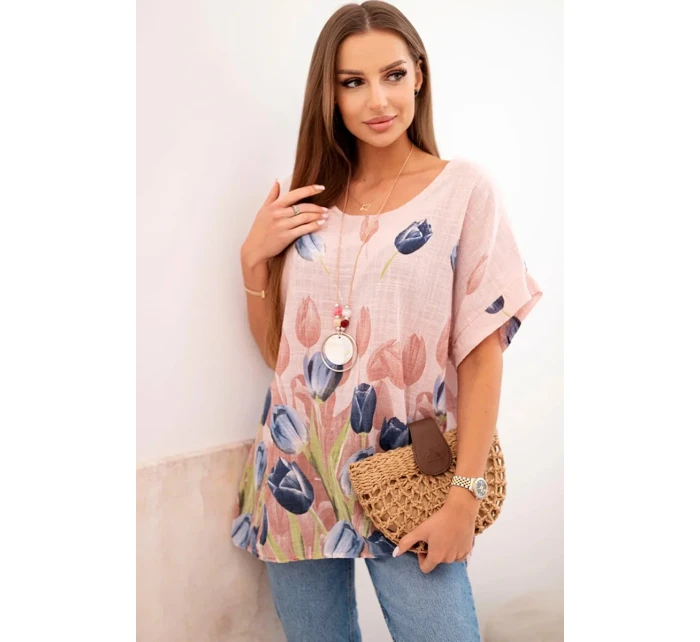 Dámske bavlnené tričko s kvetinovým vzorom púdrovo ružovej farby