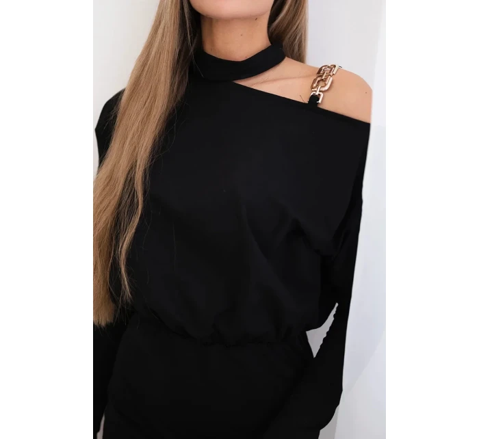 Šaty so zdobením na ramenách čiernej Šaty so zdobením na ramenách čiernej