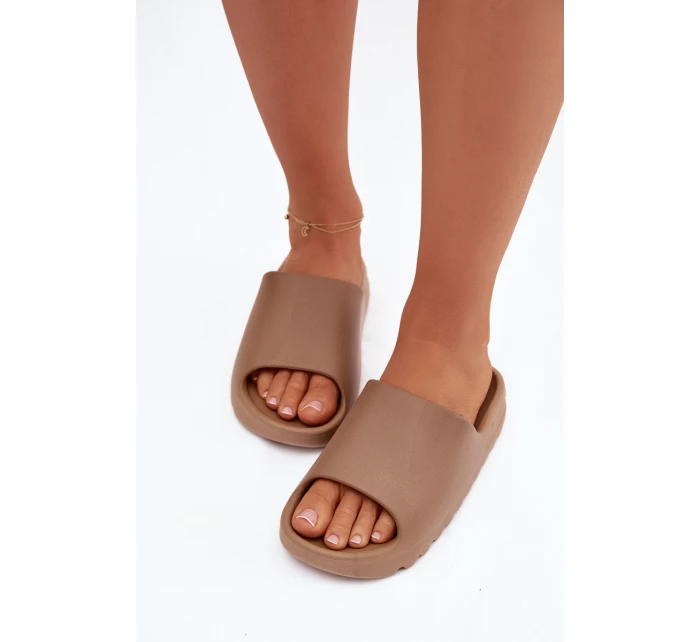 Dámské pantofle na platformě hnědé Olyria Dámské pantofle na platformě hnědé Olyria