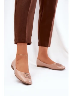 Lakované Elegantní Dámské Baletky S Ozdobným Detalem Béžové model 21690626 - VINCEZA
