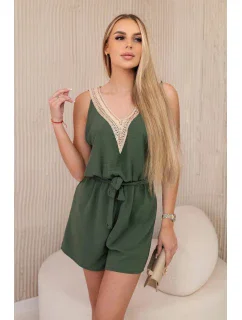 Krátky overal s ozdobnou khaki čipkou