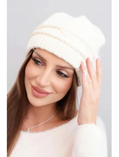 Dámska zimná čiapka z vlny a s pleteným vzorom K428 light beige