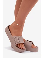 Dámské pěnové sandály na platformě s přezkou Big Star TT274A079 tmavě béžové Dámské pěnové sandály na platformě s přezkou Big Star TT274A079 tmavě béžové