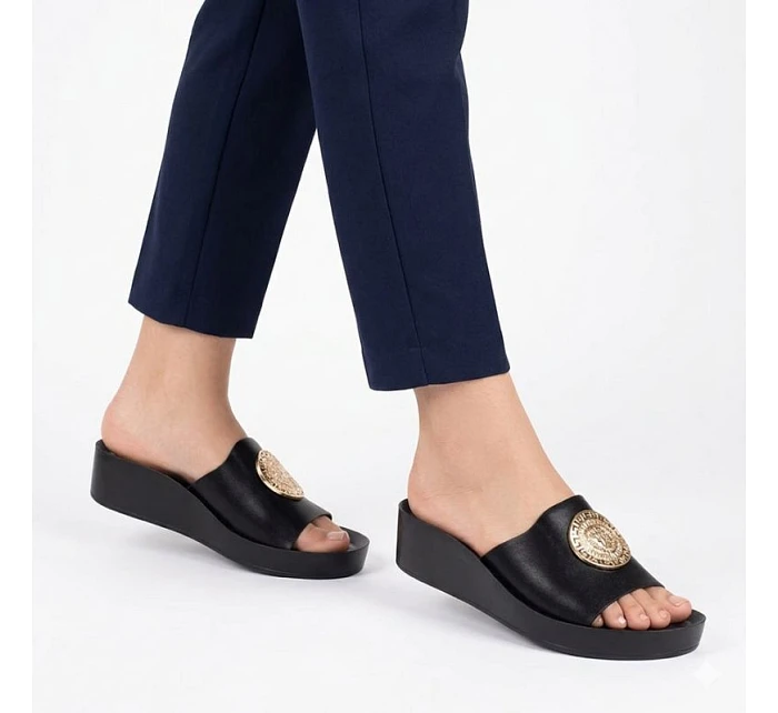 Dámské žabky na platformě černé model 22072426 - Potocki