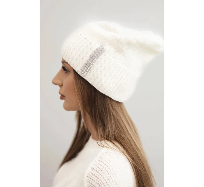 Dámská zimní čepice vlněná s krystaly model 21750390 ecru - K-Fashion
