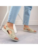 Dámske pohodlné sandále slip-on béžovej farby Unisoft 7196