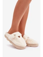 Hřejivé pantofle s broží světle béžové model 21681719 - Boto