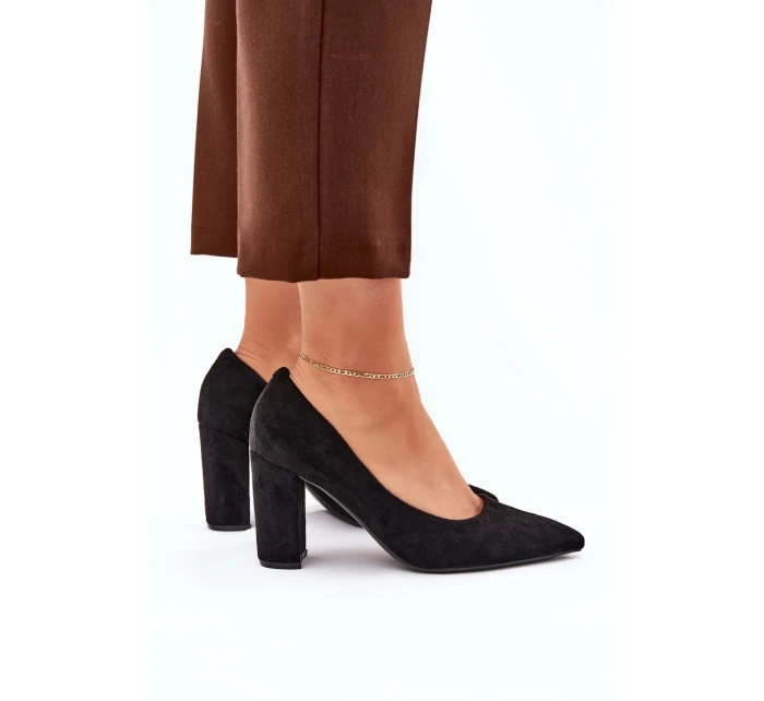 Dámske lodičky na podpätku z eko semišu Ellinoria - čierne Dámske lodičky na podpätku z eko semišu Ellinoria - čierne