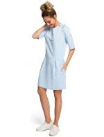 M422 Šaty so spadnutým pásom a mašľou - svetlo modré M422 Šaty so spadnutým pásom a mašľou - svetlo modré