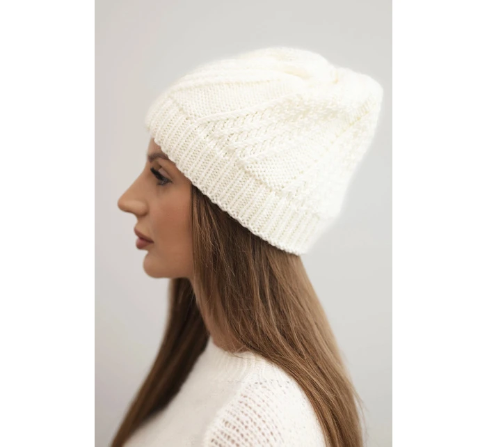 Dámska zimná vlnená čiapka K441 ecru