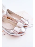 Kožené dětské baleríny s ozdobnou mašlí stříbrne model 21580989 - S.Barski