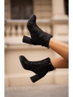 Zamszowe Botki Na Słupku Z Ozdobnym Tłoczeniem D&A CR42-192 Czarne