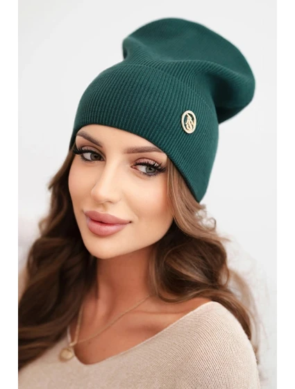 Dámska pruhovaná čiapka z modalu a viskózy s ozdobným gombíkom tmavozelená Dámska pruhovaná čiapka z modalu a viskózy s ozdobným gombíkom tmavozelená