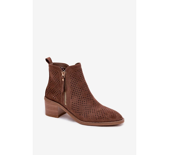 Dámské perforované kotníkové boty model 22100109 Hnědé - VINCEZA