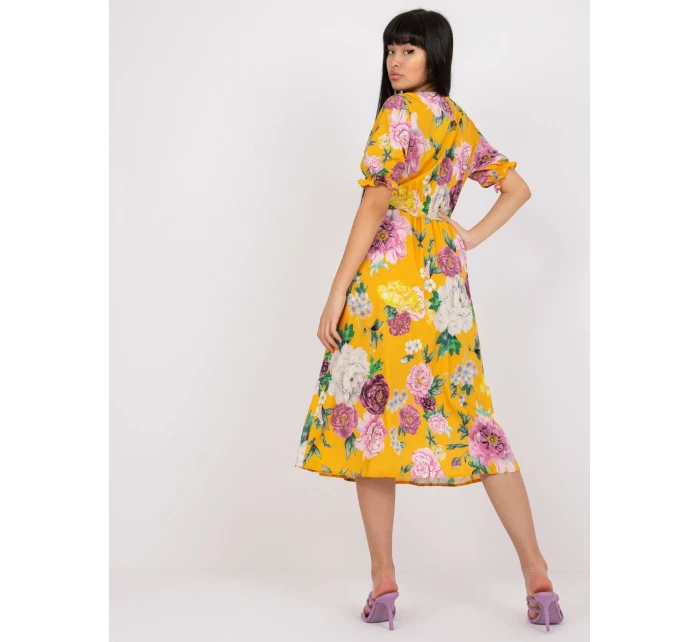 Šaty LK SK model 17420042 tmavě žlutá - FPrice Šaty LK SK model 17420042 tmavě žlutá - FPrice