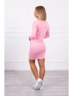 Svetloružové viskózové šaty so zaväzovaním v páse Svetloružové viskózové šaty so zaväzovaním v páse