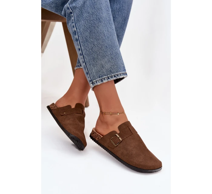 Dámské pantofle a na platformě s přezkou Hnědé model 21752766 - Boto