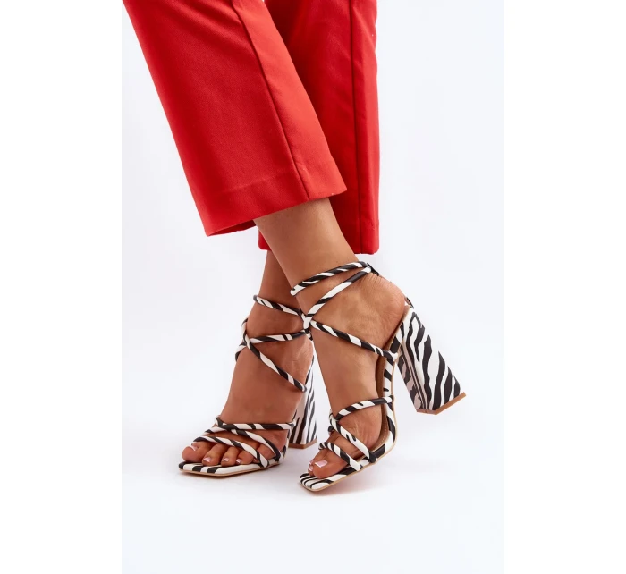 Módne biele a čierne sandále na vysokom podpätku Josette Módne biele a čierne sandále na vysokom podpätku Josette