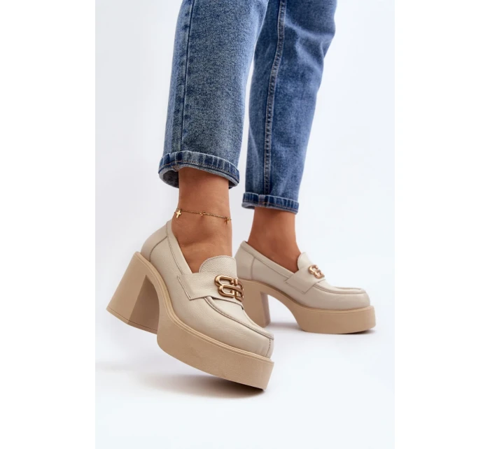 Topánky na polpäte model 192289 Krok vo veľkom štýle Topánky na polpäte model 192289 Krok vo veľkom štýle