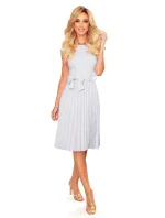 LILA Šedé dámské plisované šaty s krátkými rukávy model 21819782 LILA - numoco LILA Šedé dámské plisované šaty s krátkými rukávy model 21819782 LILA - numoco