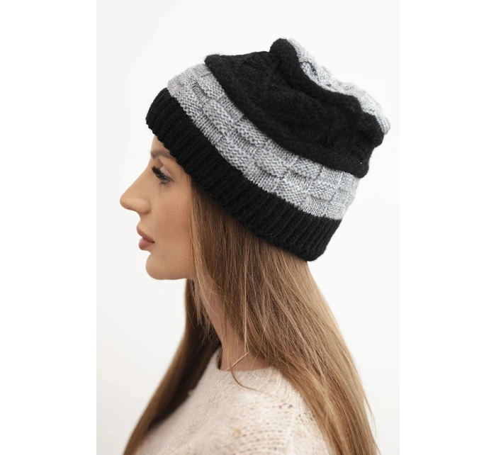 Dámska zimná vlnená čiapka s ozdobným vzorom K446 sivá + čierna Dámska zimná vlnená čiapka s ozdobným vzorom K446 sivá + čierna