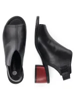 Pohodlné kožené sandále Remonte W RKR654