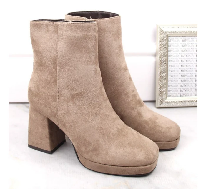 W model 18913182 béžové semišové boty na jehlovém podpatku - JEZZI W model 18913182 béžové semišové boty na jehlovém podpatku - JEZZI