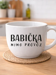 BABIČKA MIMO PREVÁDZKY – keramický hrnček 400 ml