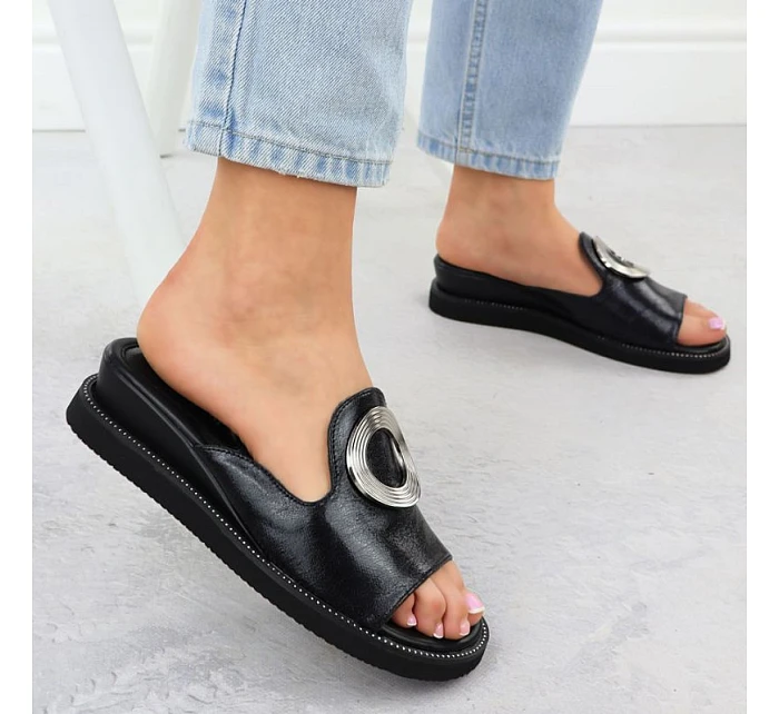 Dámské žabky na nízkém podpatku černé M.Daszynski