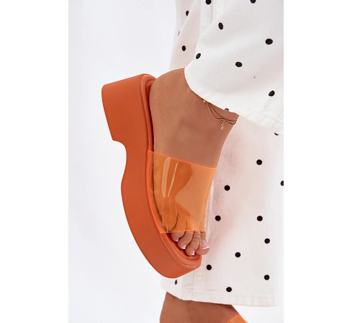 Dámské sandály na platformě s páskem Oranžové model 22107254 - Boto