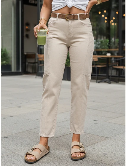 Jeansy damskie mom fit casual z paskiem beżowe model 22173035 - FashionStreet