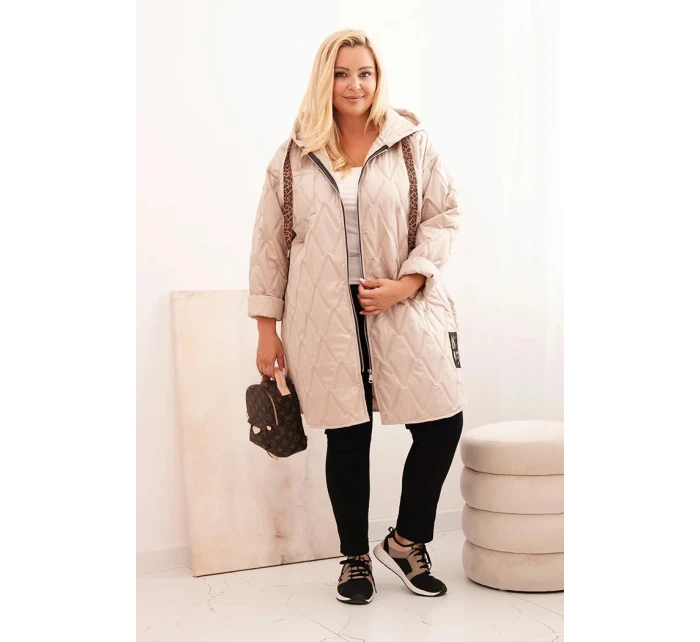 Dámska prešívaná bunda s kapucňou a nápisom HOPE v tmavobéžovej farbe Dámska prešívaná bunda s kapucňou a nápisom HOPE v tmavobéžovej farbe